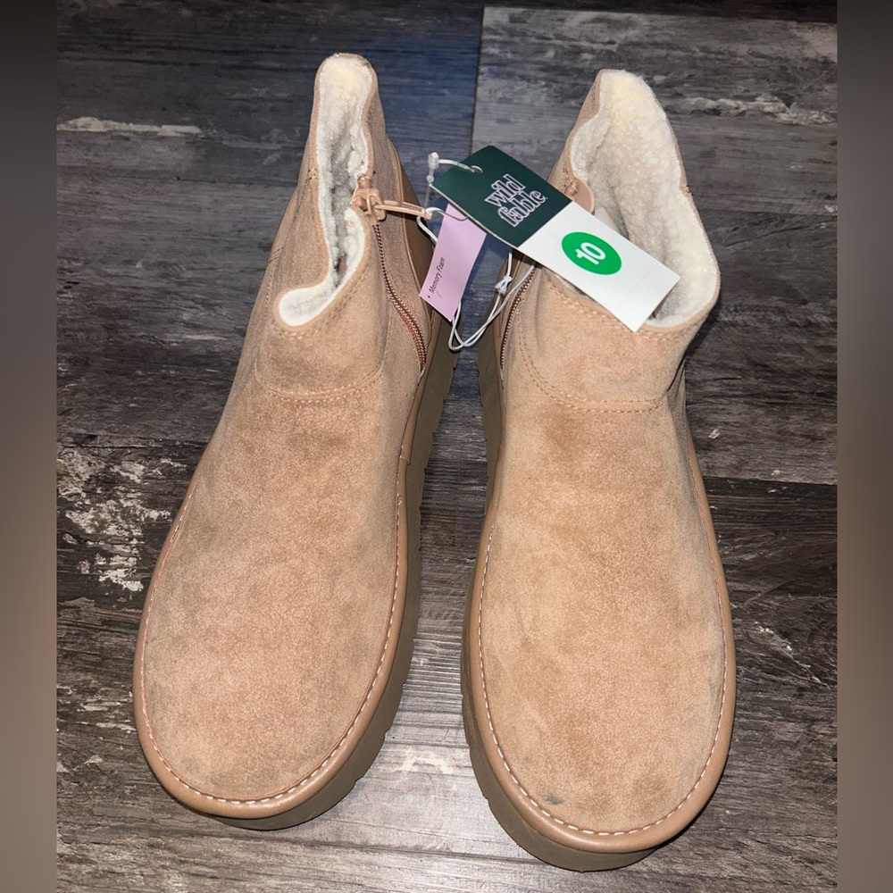 Wild Fable Tan Winter Boots